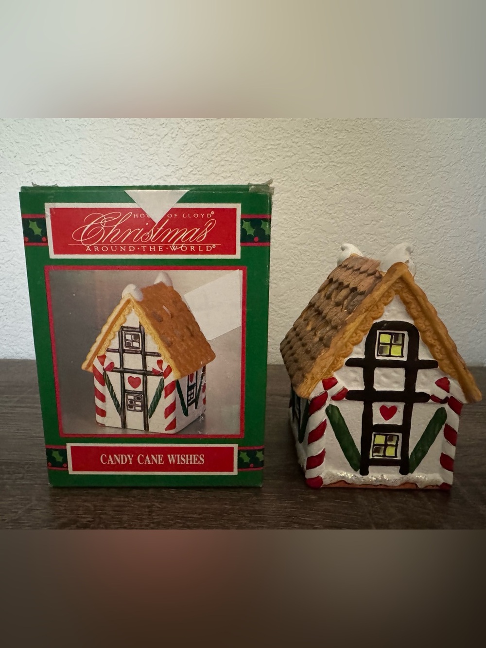House of Lloyd Vintage “Candy Cane Wishes” Christmas Around the World